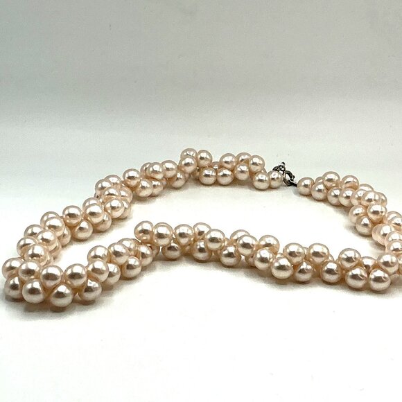 Vintage Double Strand Faux Pearl Necklace With Twisted Design and Silver Tone Cl - Picture 3 of 6